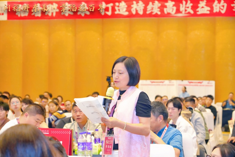 走进胖东来   探寻“心”力量 ——镇江泰州商会四届一次理事会暨胖东来研学活动成功举行(图6)